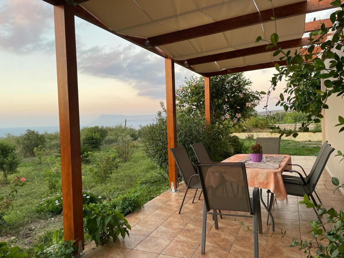 Chrissi'S House With Garden And Sea View Zerviana Villa Kissamos Exterior photo